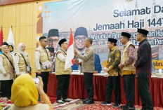 Lepas JCH Bengkulu, Khairil: Jaga Kesehatan dan Tetap Jaga Nama Baik Daerah