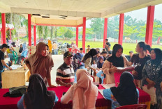 Camat Dorong Pegawai dan Masyarakat Aktifkan IKD, Berikut Keuntungannya