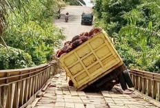 Lagi Truk Terperosok, Pemprov Didesak Bangun Permanen Jembatan SP3-SP6